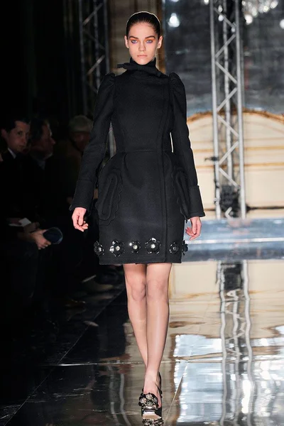 Look 2